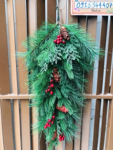 Nhánh lá Gắn Trái Thông Trái Đỏ 75cm